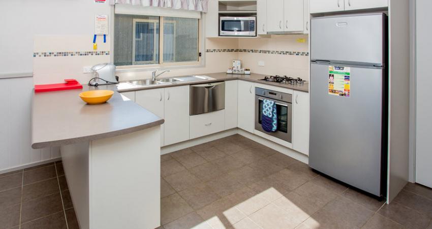 BIG4 Batemans Bay Waterfront Condo Spa 900px 17 8